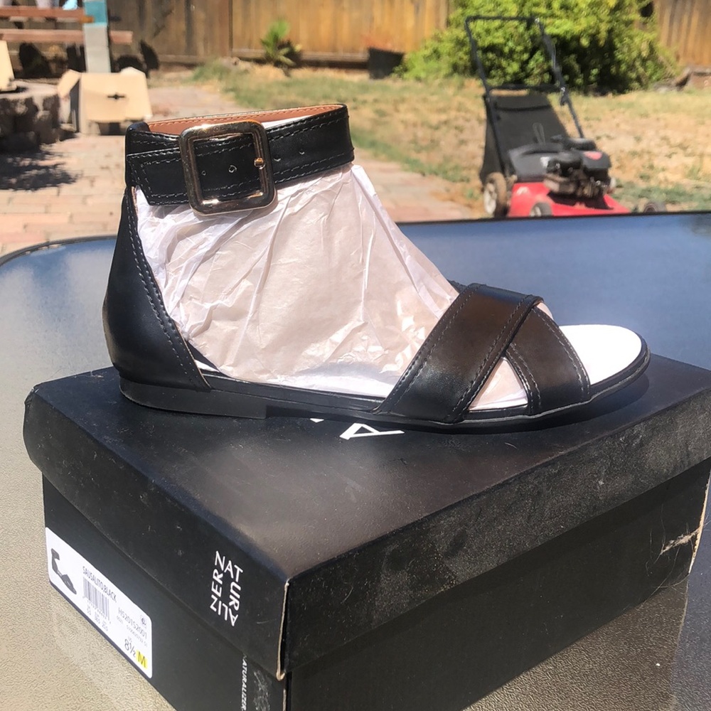 Sandals, black, size 8.5, naturalizer